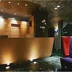 Boutique 009