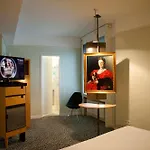 Boutique 009