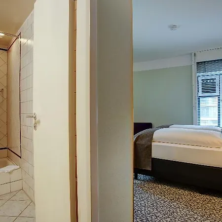 Boutique 009 3* קלן